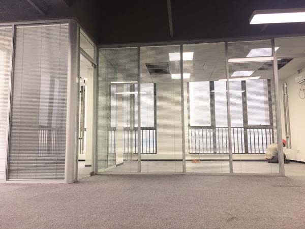 贺州玻璃隔墙厚度之83款大全解析 c328652d68037565ac5c67aa27c0db71.jpg